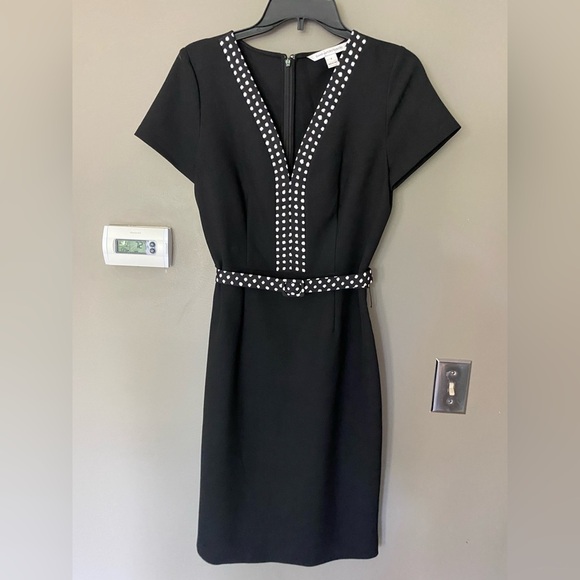 DVF DIANE VAN FURSTENBERG Maisie Black & White Sheath Belted Dress Size 6 - Picture 5 of 10